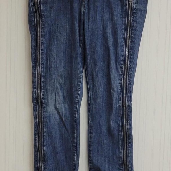 Vintage low rise Candies jeans sz 1. Straight leg jeans feature zippers. - Picture 8 of 8